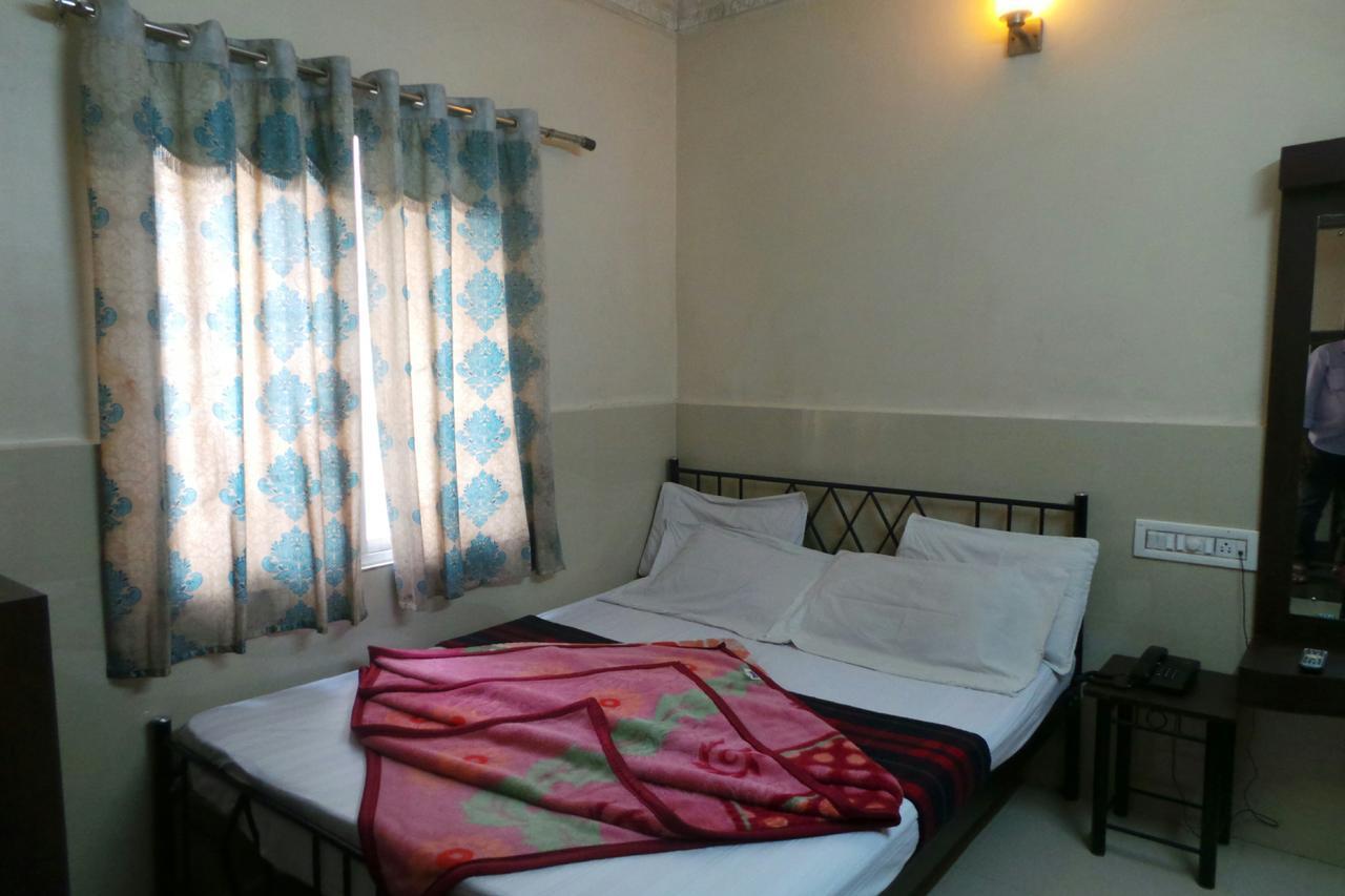Manjusri Paradise Hotel Bangalore Exterior photo